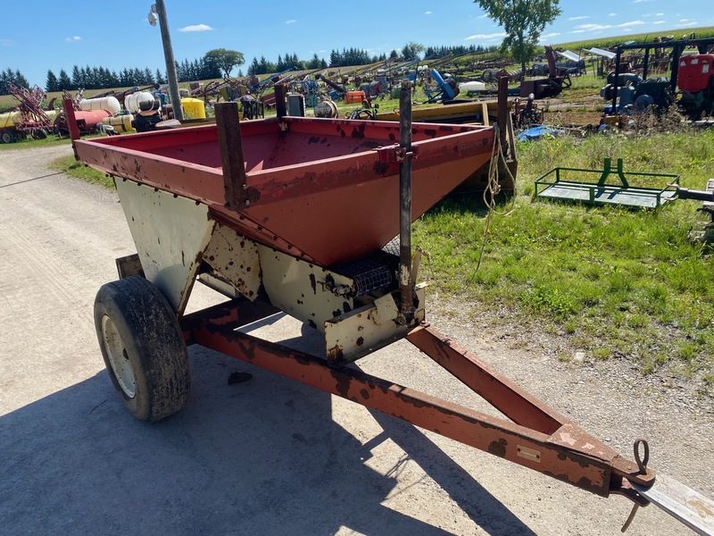 Chemical/Fertilizer Application  Lilliston Speed-Spred Fertilizer Spreader - 1 Ton Photo